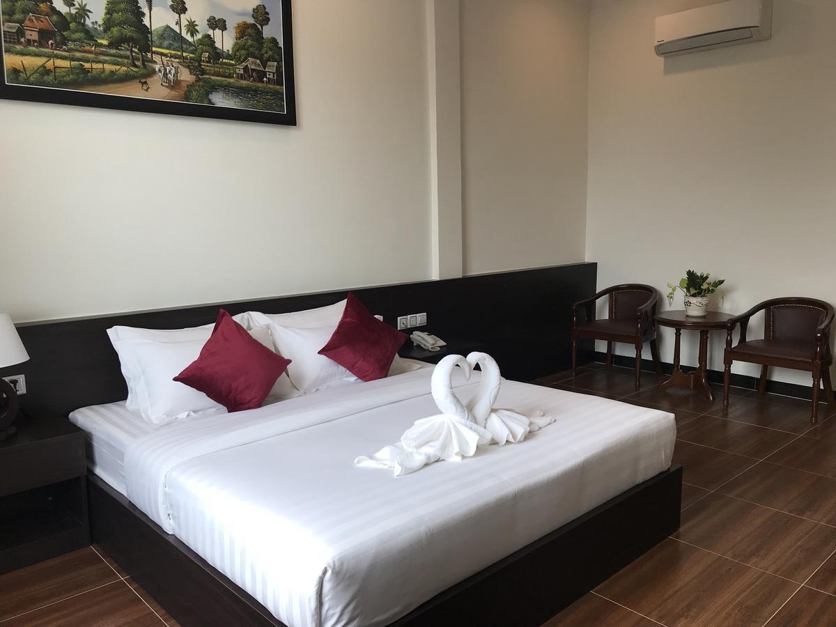 Apple Hotel Two - Near Phnom Penh Airport Exterior photo