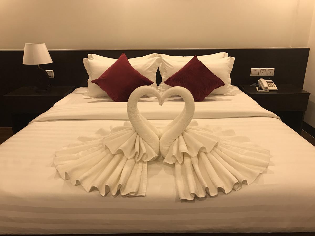 Apple Hotel Two - Near Phnom Penh Airport Exterior photo