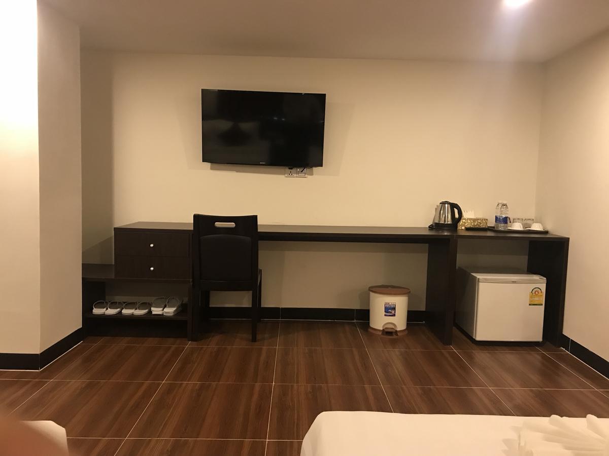 Apple Hotel Two - Near Phnom Penh Airport Exterior photo