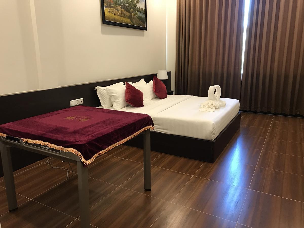 Apple Hotel Two - Near Phnom Penh Airport Exterior photo