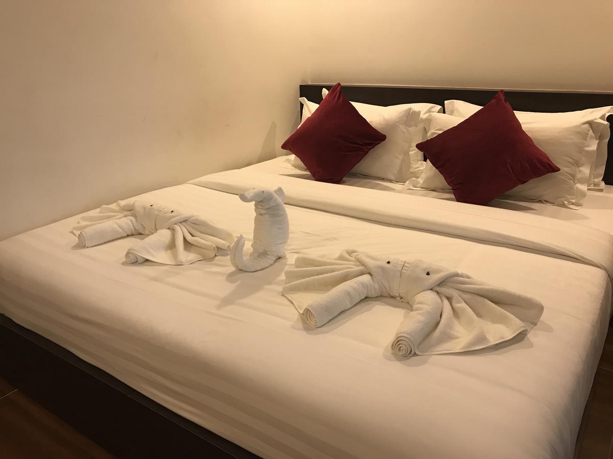 Apple Hotel Two - Near Phnom Penh Airport Exterior photo